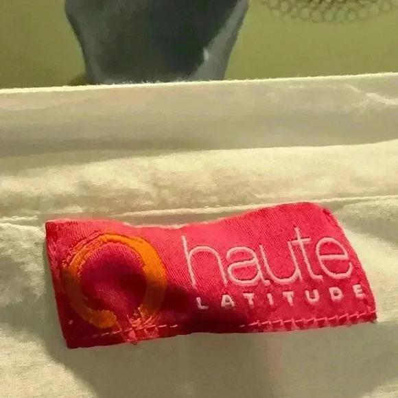 Haute Latitude White 3/4 button down 100% cotton shirt - Size Large - Picture 6 of 6